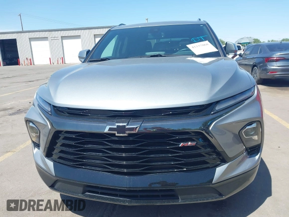 2023 Chevrolet Blazer RS z VIN 3GNKBKRS0PS227668, wystawiony jako IAAI lot #42337868 z przebiegiem 10 286 mil mil oraz . Historia ofert i sprzedaży dostępna na DreamBid. Obrazek 13.