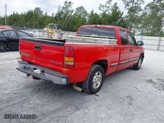 2001 Chevrolet Silverado 1500 LS with VIN 2GCEC19T511133164, listed as a IAAI auction lot 42040766 with 190,186 mi miles. Bid and sale history available at carsss.com. Image 4.