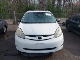 2008 Toyota Sienna LE with VIN 5TDBK23C28S010610, listed as a IAAI auction lot 41944472 with 149,223 mi miles. Bid and sale history available at carsss.com. Image 12.