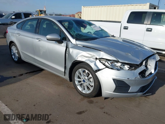 2019 Ford Fusion SE with VIN 3FA6P0HD4KR219338, listed as a IAAI auction lot 41856817 with 82,385 mi miles and . Bid and sale history available at carsss.com. Image 1.