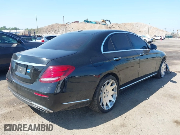 2017 Mercedes-Benz E 300 Luxury с VIN WDDZF4KB5HA181216, выставлен на аукционе IAAI как лот 42576943 с пробегом 105 576 миль миль и . История ставок и продаж доступна на DreamBid. Изображение 4.