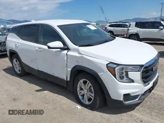 2024 GMC Terrain SLE z VIN 3GKALTEG8RL371883, wystawiony jako IAAI lot #42527163 z przebiegiem 31 053 mil mil oraz . Historia ofert i sprzedaży dostępna na DreamBid. Obrazek 1.