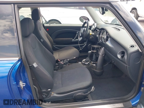 2005 MINI Hardtop with VIN WMWRC33585TJ69273, listed as a IAAI auction lot 42041797 with 150,983 mi miles and . Bid and sale history available at DreamBid. Image 5.