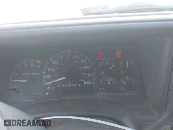 1996 Chevrolet Suburban with VIN 3GNFK16RXTG135350, listed as a IAAI auction lot 41482918 with 157,971 mi miles. Bid and sale history available at carsss.com. Image 7.