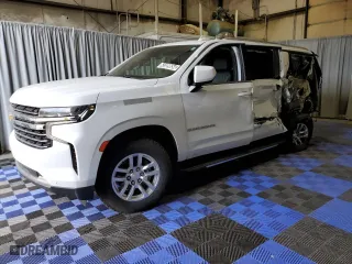 2022 Chevrolet Suburban LT with VIN 1GNSKCKDXNR165519, listed as a Copart auction lot 63389654 with 139,715 mi miles and Clean Title. Bid and sale history available at carsss.com. Image 1.