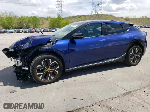 2024 Kia EV6 Wind z VIN KNDC3DLC0R5209580, wystawiony jako Copart lot #56254245 z przebiegiem 3 935 mil mil oraz Szkoda całkowita • Salvage title. Historia ofert i sprzedaży dostępna na DreamBid. Obrazek 1.