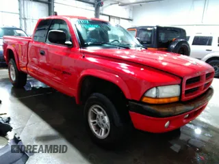 2000 Dodge Dakota Sport with VIN 1B7GG22N6YS555825, listed as a IAAI auction lot 41463046 with 148,421 mi miles. Bid and sale history available at carsss.com. Image 1.
