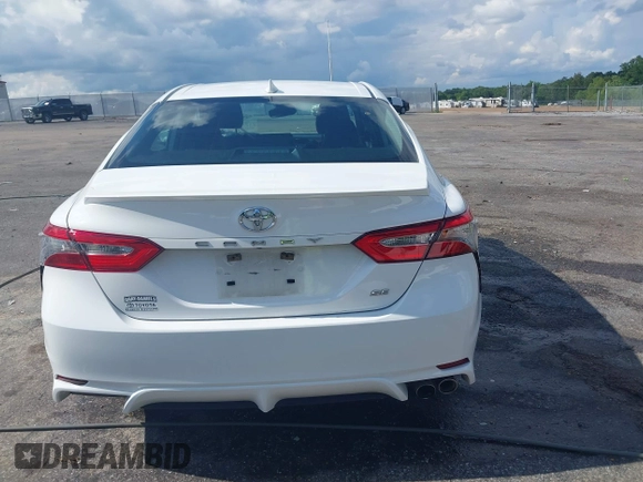 2019 Toyota Camry LE z VIN 4T1B11HK8KU708943, wystawiony jako IAAI lot #42221233 z przebiegiem 173 813 mil mil oraz . Historia ofert i sprzedaży dostępna na DreamBid. Obrazek 17.
