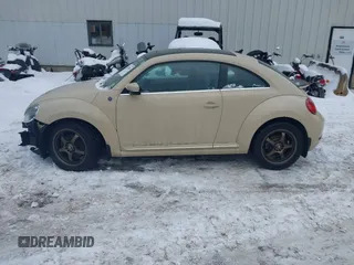 2019 Volkswagen Beetle S with VIN 3VWFD7AT1KM703684, listed as a IAAI auction lot 41571691 with 111,180 mi miles. Bid and sale history available at carsss.com. Image 15.