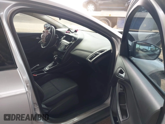 2018 Ford Focus SE with VIN 1FADP3FE7JL271029, listed as a IAAI auction lot 41922961 with 86,578 mi miles. Bid and sale history available at carsss.com. Image 5.