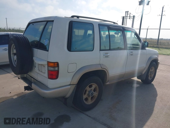 2002 Isuzu Trooper S with VIN JACDS58X427J11007, listed as a IAAI auction lot 42258021 with 190,192 mi miles and . Bid and sale history available at DreamBid. Image 4.