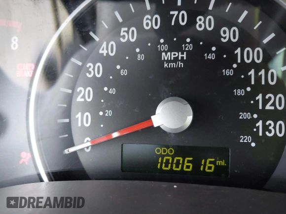 2011 Kia Sedona LX with VIN KNDMG4C74B6366752, listed as a IAAI auction lot 41920267 with 100,616 mi miles. Bid and sale history available at carsss.com. Image 14.