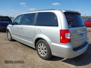 2011 Chrysler Town & Country Touring L with VIN 2A4RR8DG6BR682131, listed as a IAAI auction lot 41897000 with 137,673 mi miles and . Bid and sale history available at DreamBid. Image 3.