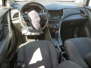 2021 Chevrolet Trax LS z VIN KL7CJNSB1MB336852, wystawiony jako Copart lot #58030405 z przebiegiem 20 908 mil mil oraz Szkoda całkowita • Salvage title. Historia ofert i sprzedaży dostępna na DreamBid. Obrazek 8.