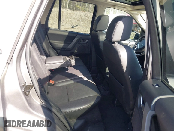 2010 Land Rover LR2 HSE with VIN SALFR2BN2AH188939, listed as a IAAI auction lot 41957944 with 89,881 mi miles and . Bid and sale history available at DreamBid. Image 8.