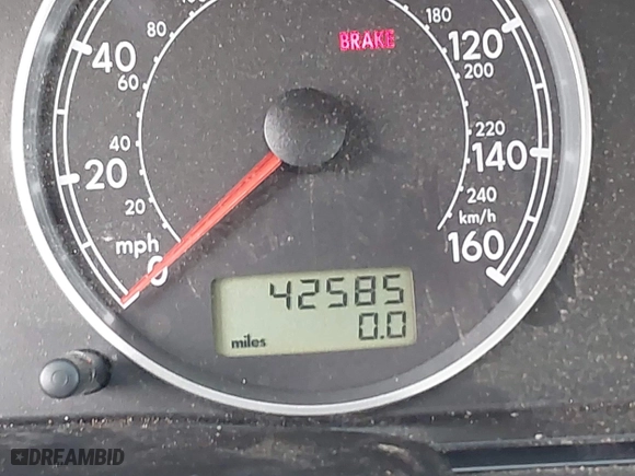 2001 Volkswagen Passat GLX with VIN WVWTH63B51E124484, listed as a IAAI auction lot 42043719 with 42,585 mi miles. Bid and sale history available at carsss.com. Image 15.