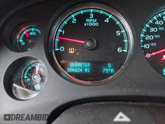 2012 Chevrolet Avalanche LTZ with VIN 3GNTKGE79CG182469, listed as a IAAI auction lot 42679724 with 306,624 mi miles and . Bid and sale history available at DreamBid. Image 15.