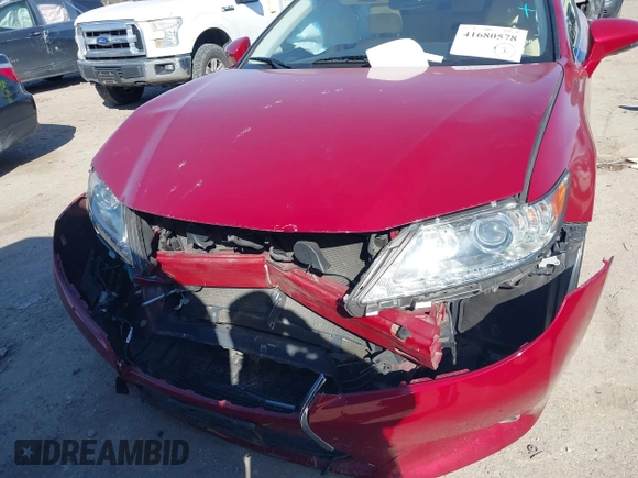 2013 Lexus ES 4dr Sdn with VIN JTHBK1GG1D2076184, listed as a IAAI auction lot 41680578 with 46,822 mi miles. Bid and sale history available at carsss.com. Image 12.