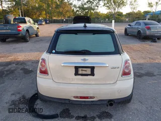 2011 MINI Hardtop with VIN WMWSU3C58BT097825, listed as a IAAI auction lot 42040442 with 141,978 mi miles and . Bid and sale history available at DreamBid. Image 16.