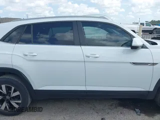 2020 Volkswagen Atlas SE with VIN 1V23C2CA1LC201332, listed as a IAAI auction lot 42372103 with 81,424 mi miles and . Bid and sale history available at DreamBid. Image 13.