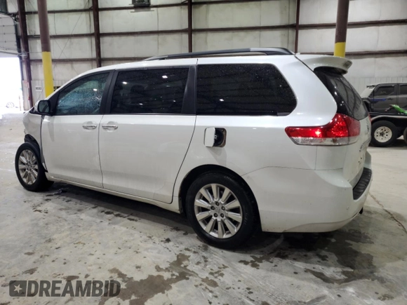 2014 Toyota Sienna Limited z VIN 5TDDK3DC1ES086604, wystawiony jako Copart lot #57044175 z przebiegiem 152 326 mil mil oraz Nie do naprawy • Non repairable. Historia ofert i sprzedaży dostępna na DreamBid. Obrazek 2.