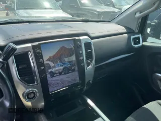 2016 Nissan Titan Platinum Reserve z VIN 1N6BA1F2XGN516798, wystawiony jako Copart lot #53584635 z przebiegiem 104 737 mil mil oraz Czysty tytuł • Clean title. Historia ofert i sprzedaży dostępna na DreamBid. Obrazek 9.