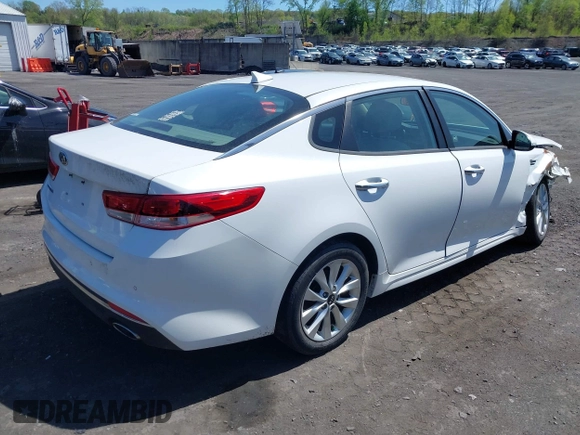 2018 Kia Optima LX with VIN 5XXGT4L31JG261091, listed as a IAAI auction lot 42168652 with 68,070 mi miles. Bid and sale history available at carsss.com. Image 4.