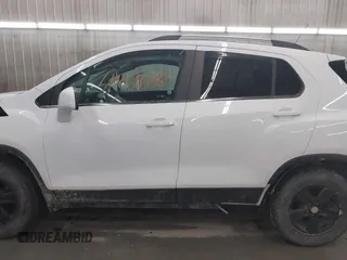 2017 Chevrolet Trax LT z VIN 3GNCJPSB2HL285128, wystawiony jako IAAI lot #41861638 z przebiegiem 129 748 mil mil oraz . Historia ofert i sprzedaży dostępna na DreamBid. Obrazek 14.