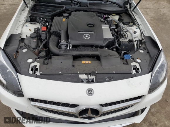2020 Mercedes-Benz SLC 300 z VIN W1KPK3JA0LF172196, wystawiony jako Copart lot #44151375 z przebiegiem Nie podano mil oraz Szkoda całkowita • Salvage title. Historia ofert i sprzedaży dostępna na DreamBid. Obrazek 12.