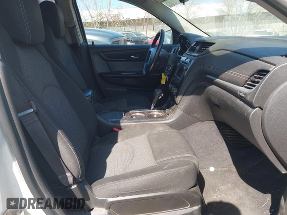 2015 Chevrolet Traverse LT with VIN 1GNKRGKD1FJ170059, listed as a IAAI auction lot 41904848 with 212,099 mi miles. Bid and sale history available at carsss.com. Image 5.