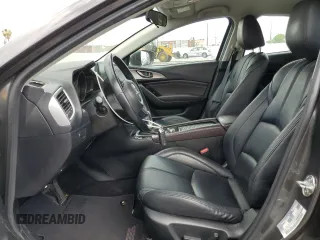 2018 Mazda 3 Touring z VIN 3MZBN1L38JM219466, wystawiony jako Copart lot #56766025 z przebiegiem 124 775 mil mil oraz Szkoda całkowita • Salvage title. Historia ofert i sprzedaży dostępna na DreamBid. Obrazek 7.