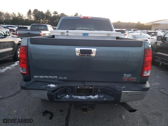 2011 GMC Sierra 2500HD SLE with VIN 1GT220CG2BZ404783, listed as a Copart auction lot 83108204 with 0 mi miles and Salvage Title. Bid and sale history available at carsss.com. Image 6.