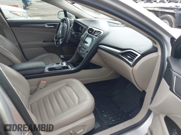 2017 Ford Fusion SE z VIN 3FA6P0HD5HR166433, wystawiony jako IAAI lot #42394998 z przebiegiem 121 333 mil mil oraz . Historia ofert i sprzedaży dostępna na DreamBid. Obrazek 5.