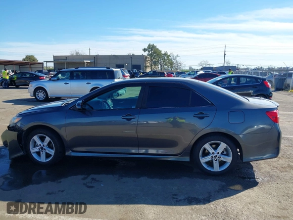 2013 Toyota Camry L with VIN 4T1BF1FK2DU204556, listed as a IAAI auction lot 41699474 with 200,897 mi miles. Bid and sale history available at carsss.com. Image 14.