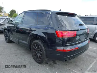 2018 Audi Q7 Premium Plus z VIN WA1LHAF71JD021489, wystawiony jako IAAI lot #42233192 z przebiegiem 103 896 mil mil oraz . Historia ofert i sprzedaży dostępna na DreamBid. Obrazek 3.