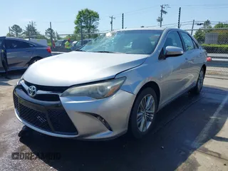 2015 Toyota Camry XLE with VIN 4T1BF1FK1FU100580, listed as a IAAI auction lot 42002060 with 111,739 mi miles. Bid and sale history available at carsss.com. Image 2.