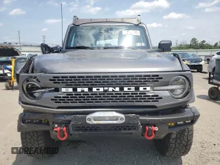 2023 Ford Bronco z VIN 1FMEE5DP0PLA94154, wystawiony jako Copart lot #62035445 z przebiegiem 47 559 mil mil oraz Szkoda całkowita • Salvage title. Historia ofert i sprzedaży dostępna na DreamBid. Obrazek 5.