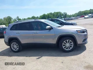 2020 Jeep Cherokee Latitude with VIN 1C4PJMCB6LD585177, listed as a IAAI auction lot 42589679 with 29,075 mi miles and . Bid and sale history available at DreamBid. Image 13.