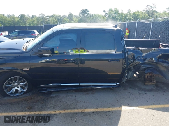 2018 Ram 1500 Limited z VIN 1C6RR6PT9JS193181, wystawiony jako IAAI lot #42133768 z przebiegiem 75 658 mil mil oraz . Historia ofert i sprzedaży dostępna na DreamBid. Obrazek 13.