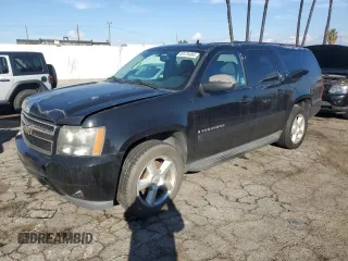 2008 Chevrolet Suburban 3LT z VIN 1GNFC16J28J188573, wystawiony jako Copart lot #82475484 z przebiegiem 278 733 mil mil oraz Czysty tytuł • Clean title. Historia ofert i sprzedaży dostępna na DreamBid. Obrazek 1.