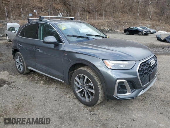 2024 Audi Q5 S line Premium with VIN WA1GAAFY5R2023624, listed as a Copart auction lot 42004095 with 24,041 mi miles and Salvage Title. Bid and sale history available at carsss.com. Image 4.
