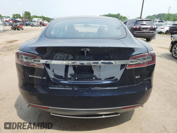 2013 Tesla Model S z VIN 5YJSA1DN6DFP08911, wystawiony jako Copart lot #60751295 z przebiegiem Nie podano mil oraz Czysty tytuł • Clean title. Historia ofert i sprzedaży dostępna na DreamBid. Obrazek 6.