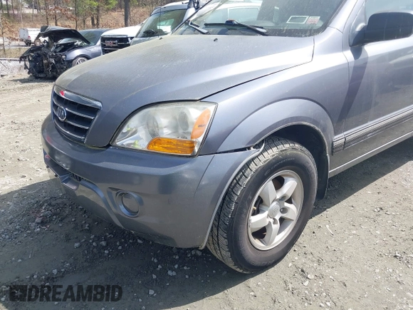 2008 Kia Sorento LX with VIN KNDJC735185846471, listed as a IAAI auction lot 41910403 with 44,740 mi miles and . Bid and sale history available at DreamBid. Image 6.