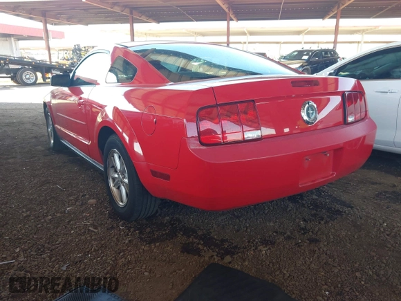 2007 Ford Mustang Deluxe z VIN 1ZVFT80NX75354713, wystawiony jako IAAI lot #41986604 z przebiegiem 156 691 mil mil oraz . Historia ofert i sprzedaży dostępna na DreamBid. Obrazek 3.