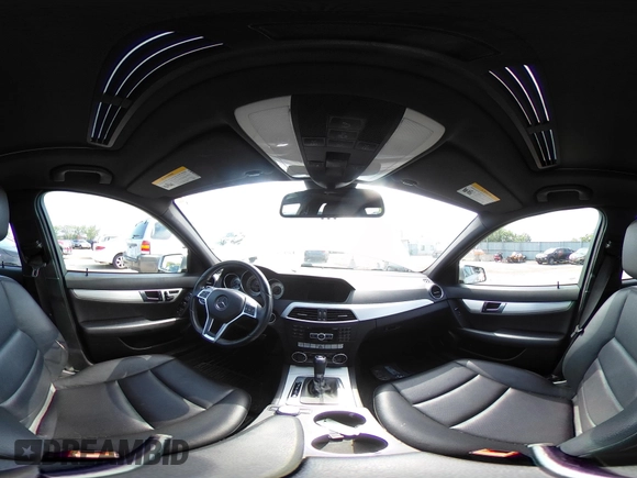 2013 Mercedes-Benz C 300 Sport z VIN WDDGF8AB1DR292986, wystawiony jako IAAI lot #42430247 z przebiegiem 105 105 mil mil oraz . Historia ofert i sprzedaży dostępna na DreamBid. Obrazek 18.