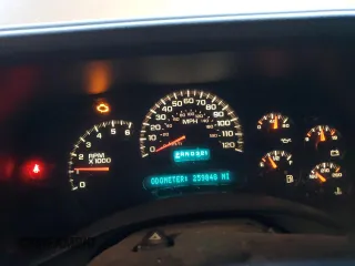 2005 Chevrolet Suburban LS z VIN 3GNEC16Z85G106604, wystawiony jako Copart lot #84952804 z przebiegiem 259 848 mil mil oraz Szkoda całkowita • Salvage title. Historia ofert i sprzedaży dostępna na DreamBid. Obrazek 9.