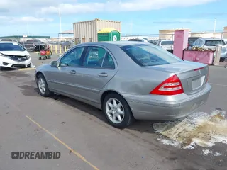 2003 Mercedes-Benz C 240 с VIN WDBRF61J03A455895, выставлен на аукционе IAAI как лот 42478695 с пробегом 188 624 миль миль и . История ставок и продаж доступна на DreamBid. Изображение 3.