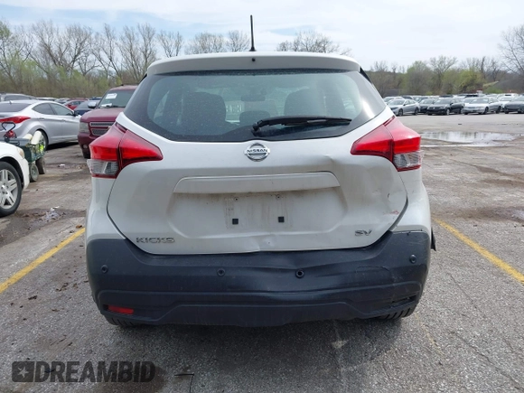 2020 Nissan Kicks SV z VIN 3N1CP5CVXLL545498, wystawiony jako IAAI lot #41940641 z przebiegiem 74 554 mil mil oraz . Historia ofert i sprzedaży dostępna na DreamBid. Obrazek 17.