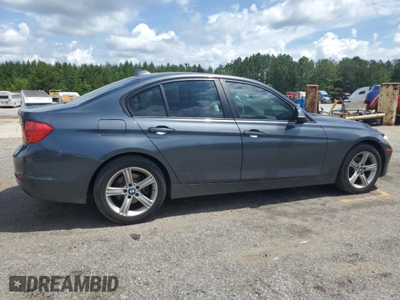 2015 BMW 3 Series 320i z VIN WBA3B1G56FNT63992, wystawiony jako Copart lot #60656215 z przebiegiem Nie podano mil oraz Czysty tytuł • Clean title. Historia ofert i sprzedaży dostępna na DreamBid. Obrazek 3.