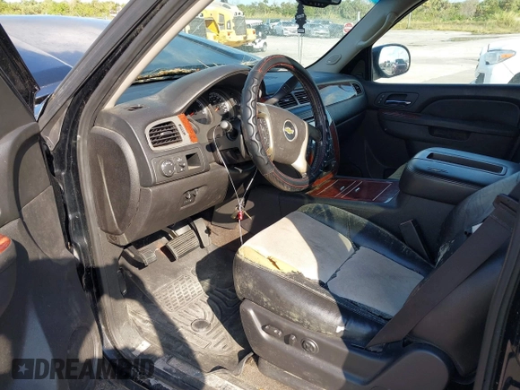 2013 Chevrolet Avalanche LTZ with VIN 3GNMCGE05DG351022, listed as a IAAI auction lot 41138090 with 197,159 mi miles and . Bid and sale history available at DreamBid. Image 5.